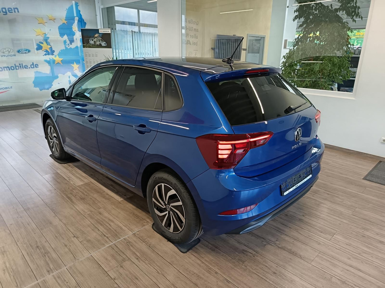 Volkswagen Polo Life 1.0 TSI 70 kW*LED*R-KAM*TEMP*PDC*SHZ* - Automobil: obrázok 4 Volkswagen Polo Life 1.0 TSI 70 kW*LED*R-KAM*TEMP*PDC*SHZ* - Automobil: obrázok 4