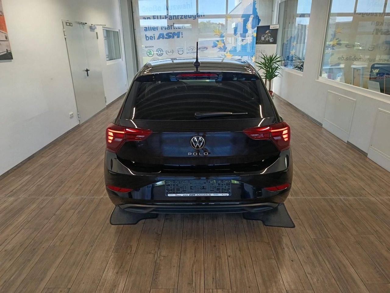 Volkswagen Polo Life 1.0 TSI 70kW DSG*LED*ACC*R-KAM*DAB*PDC - Automobil: obrázok 5 Volkswagen Polo Life 1.0 TSI 70kW DSG*LED*ACC*R-KAM*DAB*PDC - Automobil: obrázok 5