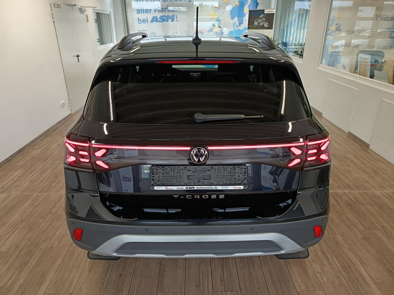Volkswagen T-Cross Life 1.5 TSI DSG*AHK*MATRIX LED*ACC*SHZ* - SUV: obrázok 5 Volkswagen T-Cross Life 1.5 TSI DSG*AHK*MATRIX LED*ACC*SHZ* - SUV: obrázok 5
