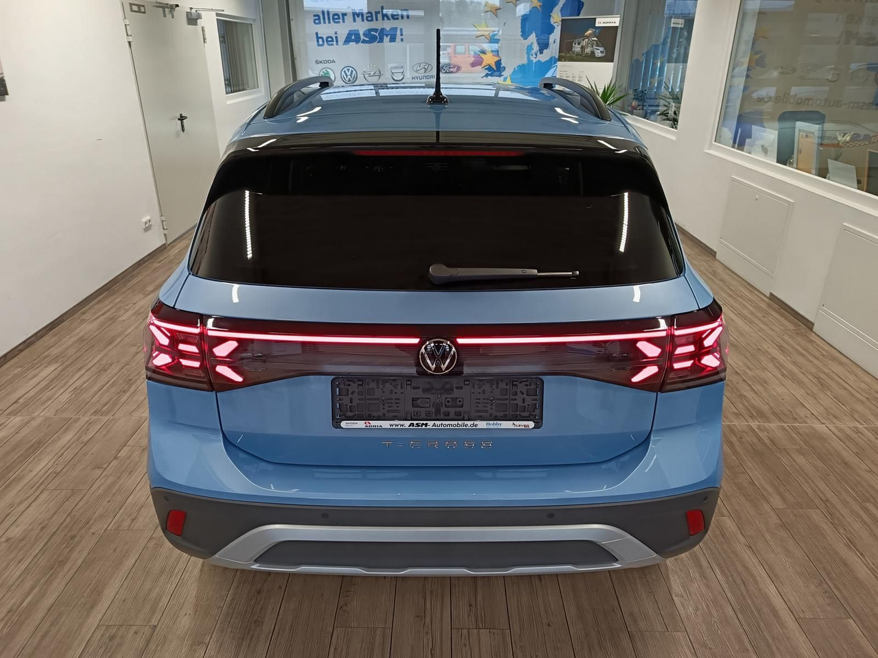 Volkswagen T-Cross Life 1.5 TSI DSG*AHK*MATRIX LED*ACC*SHZ* - SUV: obrázok 5 Volkswagen T-Cross Life 1.5 TSI DSG*AHK*MATRIX LED*ACC*SHZ* - SUV: obrázok 5