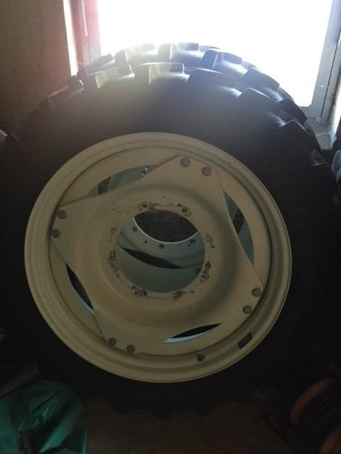 Alliance 270/95R36 Forhjul - New Holland T7 SWB - Pneumatika pre Poľnohospodárske stroje: obrázok 1 Alliance 270/95R36 Forhjul - New Holland T7 SWB - Pneumatika pre Poľnohospodárske stroje: obrázok 1