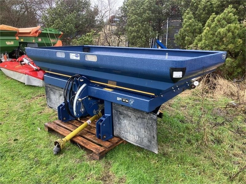 Bogballe M2 Med Calibrator Uniq - Rozmetač hnojiva: obrázok 1 Bogballe M2 Med Calibrator Uniq - Rozmetač hnojiva: obrázok 1