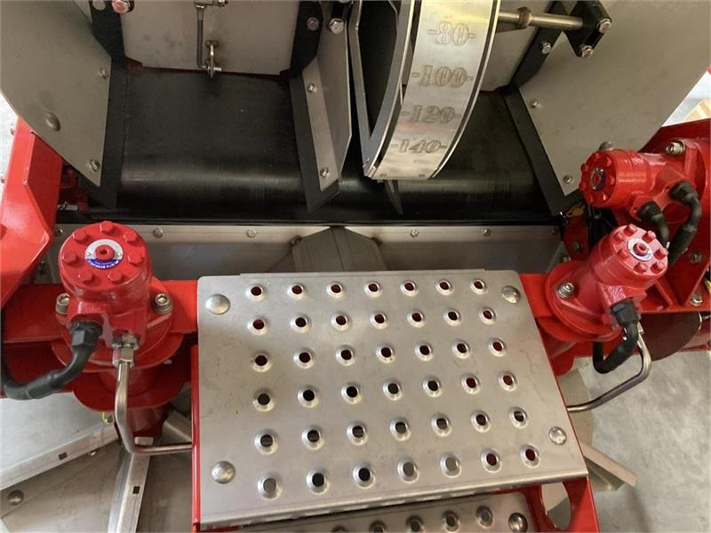 Bredal SGS 2000 Inkl. Lysanlæg, sold og rullepresenning - Rozmetač piesku/ Soli pre Komunálne/ Špeciálne stroje: obrázok 4 Bredal SGS 2000 Inkl. Lysanlæg, sold og rullepresenning - Rozmetač piesku/ Soli pre Komunálne/ Špeciálne stroje: obrázok 4