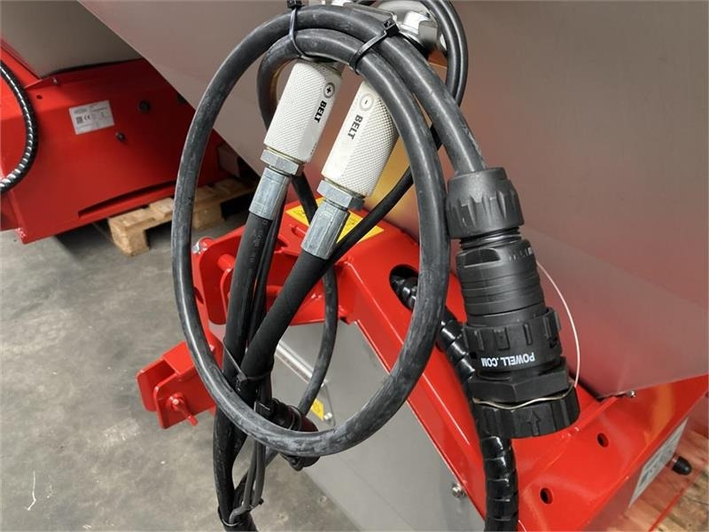 Bredal SGS 2000 Inkl. Lysanlæg, sold og rullepresenning - Rozmetač piesku/ Soli pre Komunálne/ Špeciálne stroje: obrázok 5 Bredal SGS 2000 Inkl. Lysanlæg, sold og rullepresenning - Rozmetač piesku/ Soli pre Komunálne/ Špeciálne stroje: obrázok 5