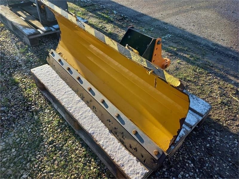 GMR FS1300L Med Stiga Titan ophæng - Radlica na sneh pre Poľnohospodárske stroje: obrázok 2 GMR FS1300L Med Stiga Titan ophæng - Radlica na sneh pre Poľnohospodárske stroje: obrázok 2