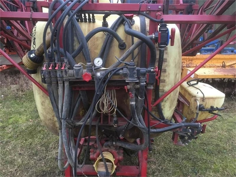 Hardi LHY 1000 / 16/361 Incl. fronttank  - Postrekovač za traktor: obrázok 4 Hardi LHY 1000 / 16/361 Incl. fronttank  - Postrekovač za traktor: obrázok 4