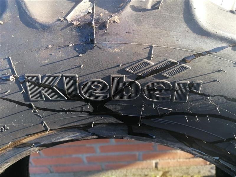 Kleber 300/70R20 - Pneumatika pre Komunálne/ Špeciálne stroje: obrázok 5 Kleber 300/70R20 - Pneumatika pre Komunálne/ Špeciálne stroje: obrázok 5