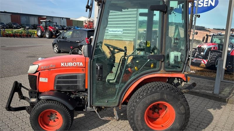 Kubota B2530 HST B2530 - Komunálny traktor: obrázok 3 Kubota B2530 HST B2530 - Komunálny traktor: obrázok 3