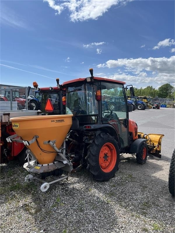 Kubota STW37 - Komunálny traktor: obrázok 2 Kubota STW37 - Komunálny traktor: obrázok 2