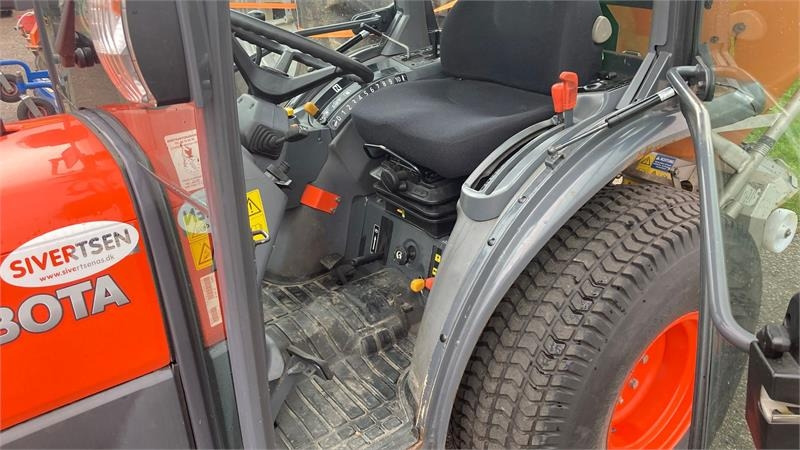 Kubota STW37 Kompakttraktor - Komunálny traktor: obrázok 4 Kubota STW37 Kompakttraktor - Komunálny traktor: obrázok 4