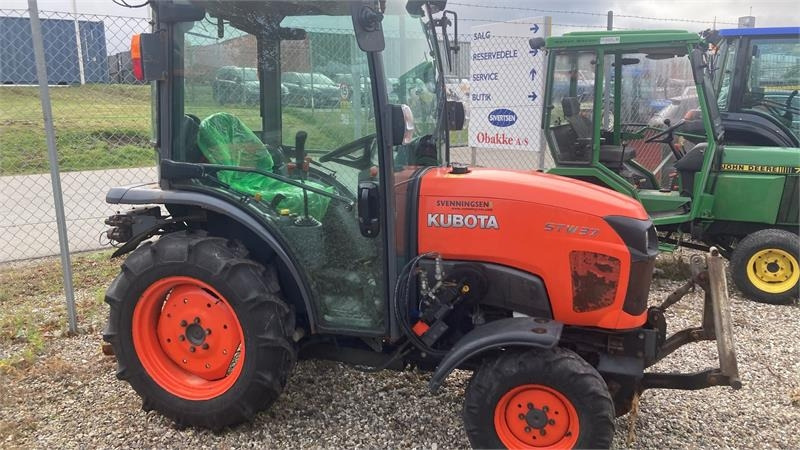 Kubota STW37 Kun 1145 timer - Komunálny traktor: obrázok 1 Kubota STW37 Kun 1145 timer - Komunálny traktor: obrázok 1