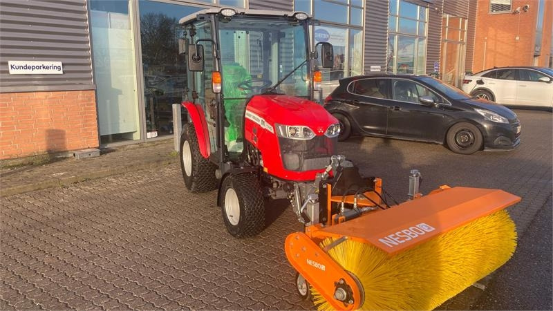 Massey Ferguson 1740 HC Frontlift/pto og 150 cm fejemaskine - Komunálny traktor: obrázok 3 Massey Ferguson 1740 HC Frontlift/pto og 150 cm fejemaskine - Komunálny traktor: obrázok 3