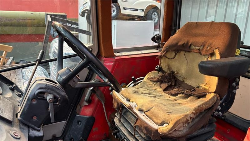 Massey Ferguson 699 - Traktor: obrázok 5 Massey Ferguson 699 - Traktor: obrázok 5