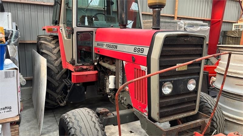 Massey Ferguson 699 - Traktor: obrázok 1 Massey Ferguson 699 - Traktor: obrázok 1