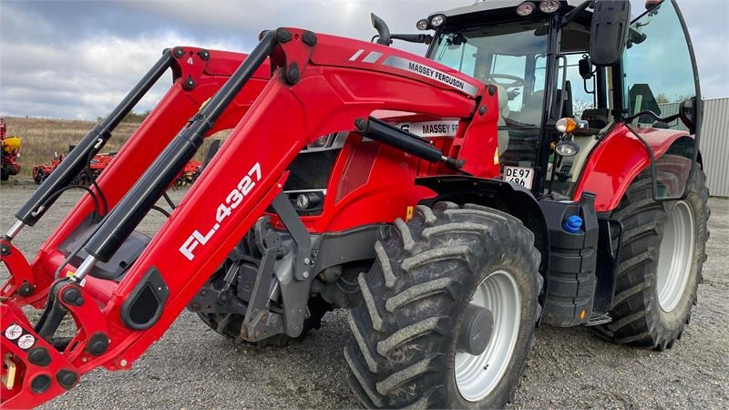 Massey Ferguson 7718S Dyna 6 Efficient inkl. FL4327 Frontlæsser - Traktor: obrázok 1 Massey Ferguson 7718S Dyna 6 Efficient inkl. FL4327 Frontlæsser - Traktor: obrázok 1