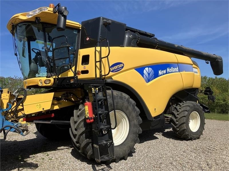 New Holland CX 8080 SLH - Obilný kombajn: obrázok 1 New Holland CX 8080 SLH - Obilný kombajn: obrázok 1