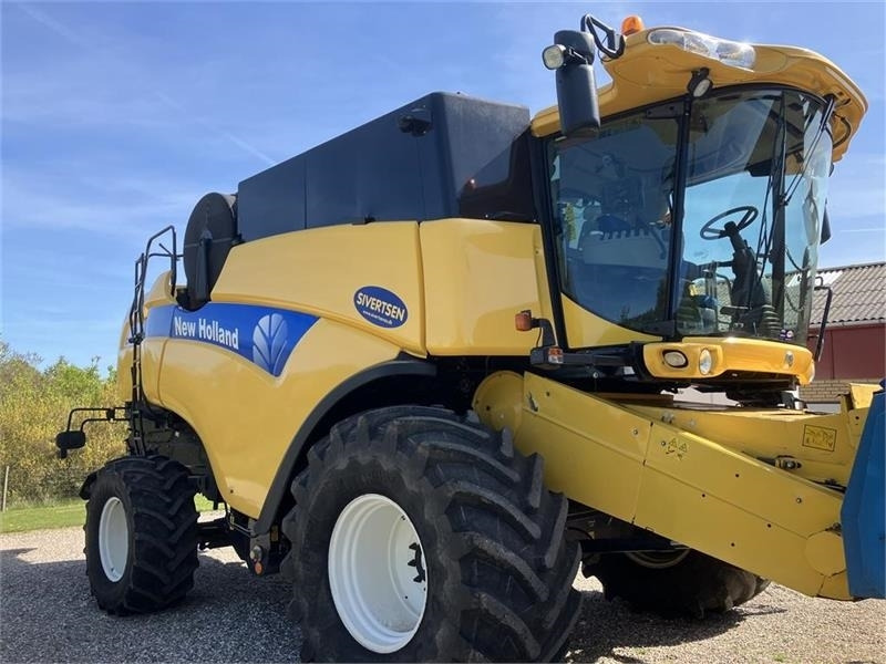 New Holland CX 8080 SLH - Obilný kombajn: obrázok 2 New Holland CX 8080 SLH - Obilný kombajn: obrázok 2