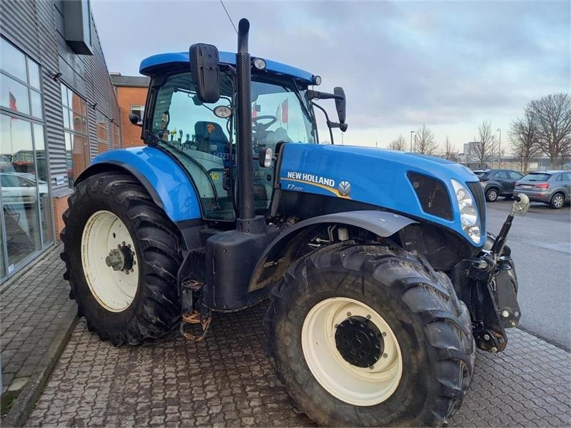 New Holland T7.220 - Traktor: obrázok 5 New Holland T7.220 - Traktor: obrázok 5