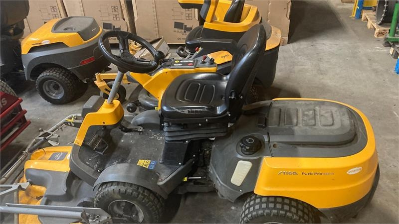 Stiga Park Pro 540IX 4WD 125 Combi Pro el. - Záhradná kosačka: obrázok 1 Stiga Park Pro 540IX 4WD 125 Combi Pro el. - Záhradná kosačka: obrázok 1