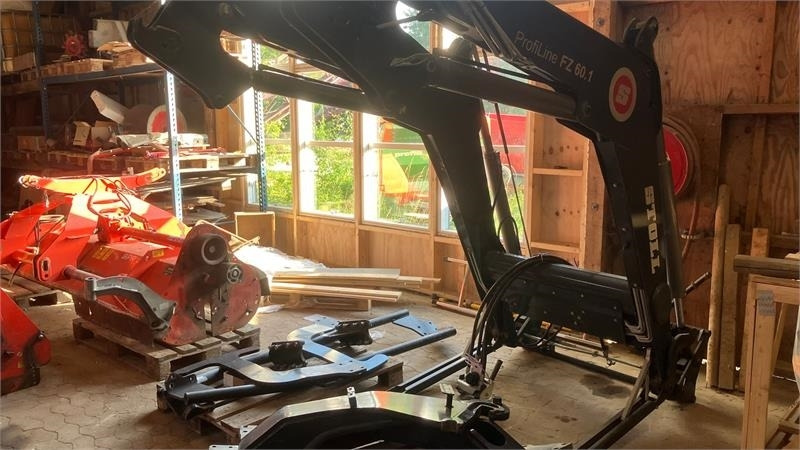 Stoll FZ 60,1 3 ventil og dæmpning Med beslag for NH T7. - Predný nakladač na traktor: obrázok 2 Stoll FZ 60,1 3 ventil og dæmpning Med beslag for NH T7. - Predný nakladač na traktor: obrázok 2