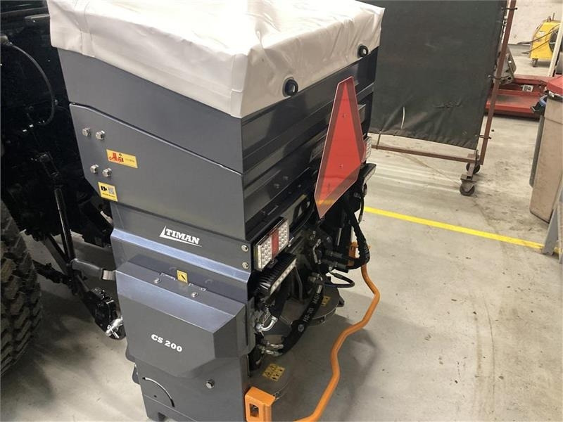 Timan CS-200 Combispreder 300 liter til traktor - Rozmetač piesku/ Soli pre Komunálne/ Špeciálne stroje: obrázok 3 Timan CS-200 Combispreder 300 liter til traktor - Rozmetač piesku/ Soli pre Komunálne/ Špeciálne stroje: obrázok 3