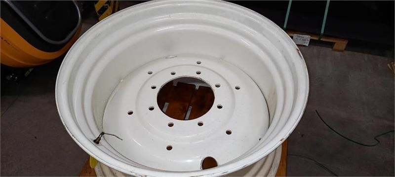 Titan Svejste fælge............ 15x30 - Pneumatika pre Poľnohospodárske stroje: obrázok 1 Titan Svejste fælge............ 15x30 - Pneumatika pre Poľnohospodárske stroje: obrázok 1