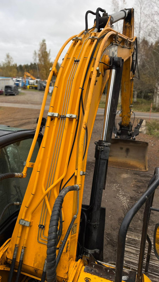 Pásové rýpadlo JCB JS210LC: obrázok 7