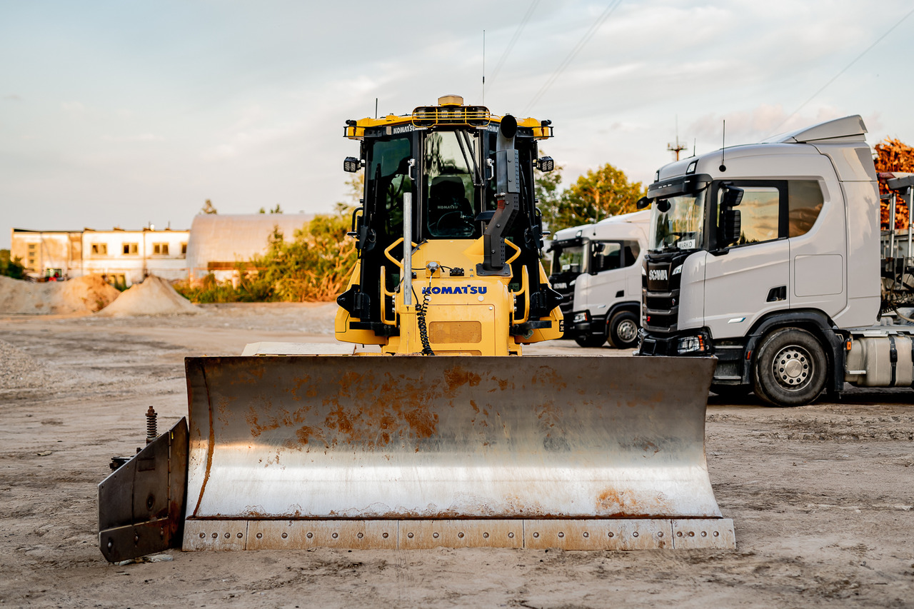 KOMATSU D51PX - Buldozér: obrázok 5 KOMATSU D51PX - Buldozér: obrázok 5