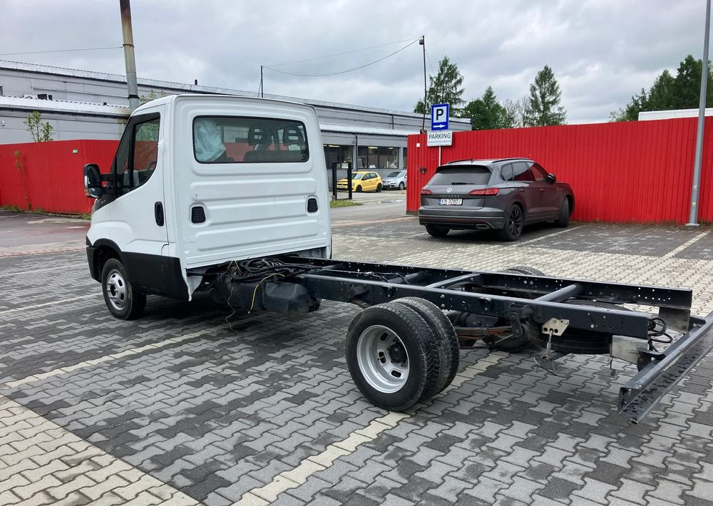 Iveco DAILY 35C13 ramo do zabudowy kiper wywrotka - Podvozek s kabinou: obrázok 4 Iveco DAILY 35C13 ramo do zabudowy kiper wywrotka - Podvozek s kabinou: obrázok 4