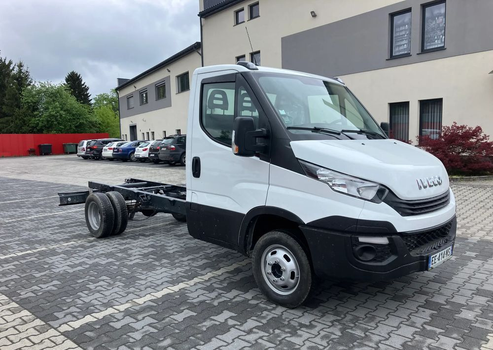 Iveco DAILY 35C13 ramo do zabudowy kiper wywrotka - Podvozek s kabinou: obrázok 2 Iveco DAILY 35C13 ramo do zabudowy kiper wywrotka - Podvozek s kabinou: obrázok 2