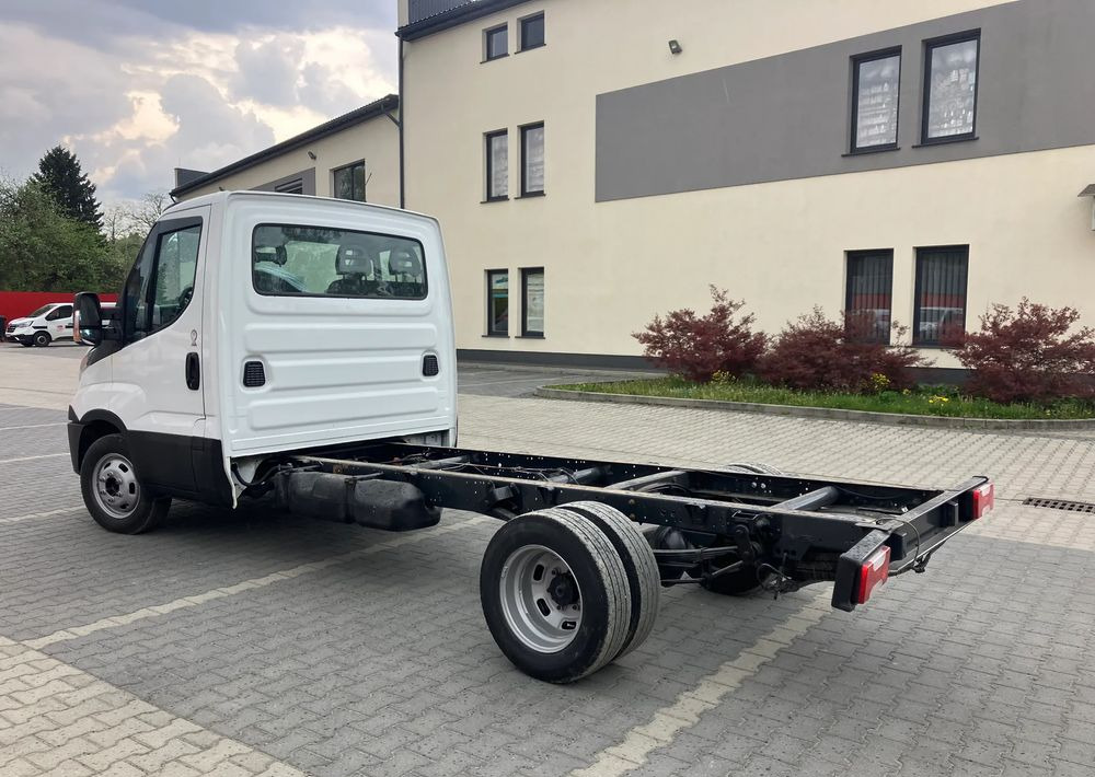 Iveco DAILY 35C13 ramo do zabudowy kiper wywrotka - Podvozek s kabinou: obrázok 4 Iveco DAILY 35C13 ramo do zabudowy kiper wywrotka - Podvozek s kabinou: obrázok 4