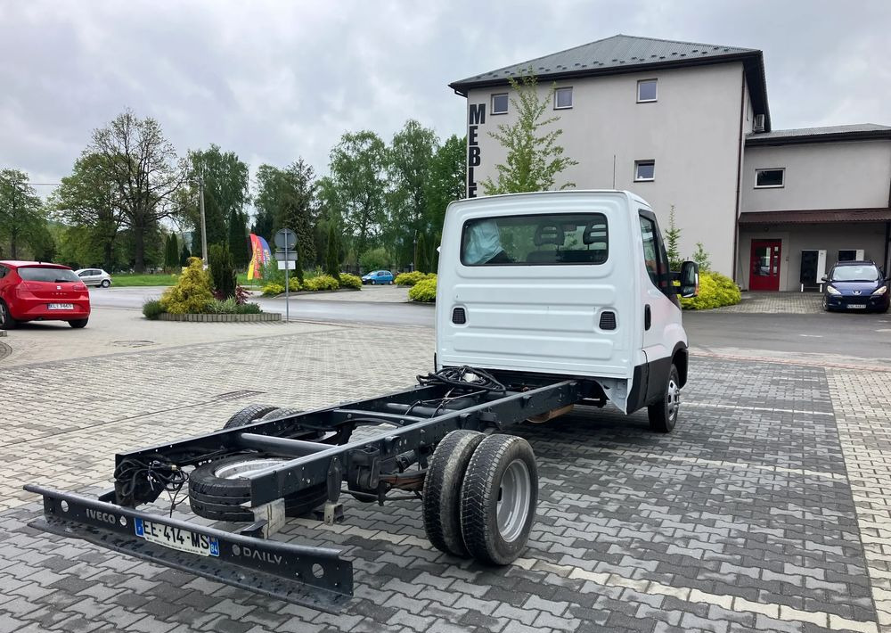 Iveco DAILY 35C13 ramo do zabudowy kiper wywrotka - Podvozek s kabinou: obrázok 3 Iveco DAILY 35C13 ramo do zabudowy kiper wywrotka - Podvozek s kabinou: obrázok 3