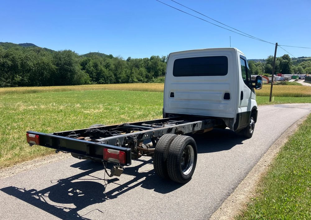 Iveco DAILY 35C13 ramo do zabudowy kiper wywrotka - Podvozek s kabinou: obrázok 3 Iveco DAILY 35C13 ramo do zabudowy kiper wywrotka - Podvozek s kabinou: obrázok 3