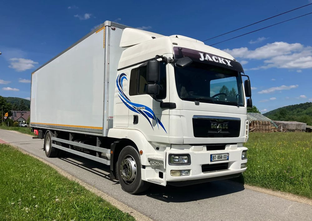 MAN MAN TGM 18.290 KURIERKA KONTENER 20 PALET SYPIALKA - Skříňový nákladní auto: obrázok 2 MAN MAN TGM 18.290 KURIERKA KONTENER 20 PALET SYPIALKA - Skříňový nákladní auto: obrázok 2
