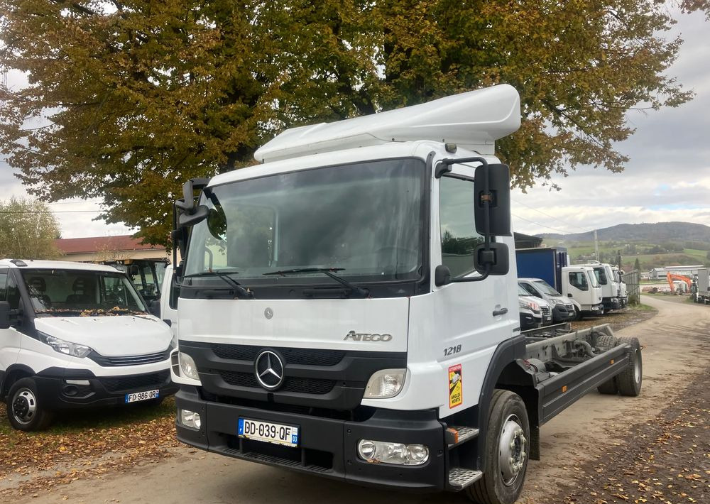 Mercedes-Benz Mercedes Atego 1218 Rama do zabudowy kiper beczka hakowiec laweta - Podvozek s kabinou: obrázok 1 Mercedes-Benz Mercedes Atego 1218 Rama do zabudowy kiper beczka hakowiec laweta - Podvozek s kabinou: obrázok 1