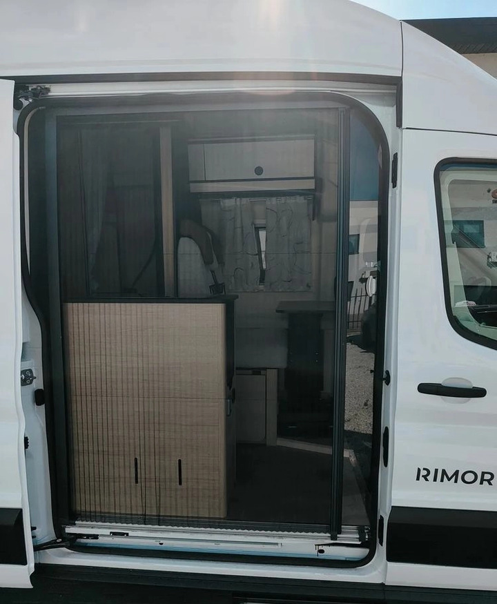 FORD Rimor NEW Ford Van 238 Truma Diesel Roller Shutters Remis AUTOMAT - Obytný van: obrázok 5 FORD Rimor NEW Ford Van 238 Truma Diesel Roller Shutters Remis AUTOMAT - Obytný van: obrázok 5