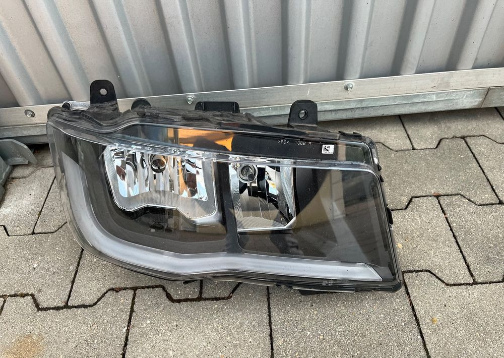 Lampa MAN TG3 TGX TGS H7+LED nowy model reflektor RH - Svetlo/ Osvetlenia pre Nákladné auto: obrázok 1 Lampa MAN TG3 TGX TGS H7+LED nowy model reflektor RH - Svetlo/ Osvetlenia pre Nákladné auto: obrázok 1