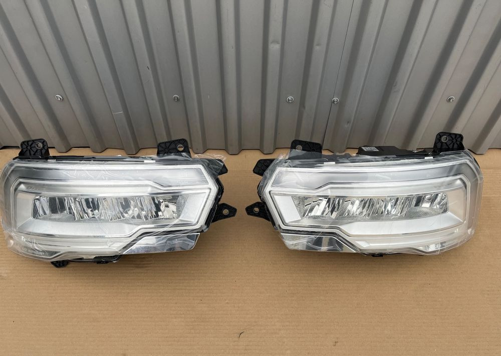 NOWE lampy LED DAF XG XG+ XF reflektor oryginał lampa NOWA - Svetlo/ Osvetlenia pre Nákladné auto: obrázok 1 NOWE lampy LED DAF XG XG+ XF reflektor oryginał lampa NOWA - Svetlo/ Osvetlenia pre Nákladné auto: obrázok 1