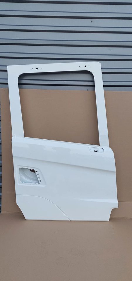 SCANIA R S L NOWY MODEL DRZWI PRAWE - Dvere a diely pre Nákladné auto: obrázok 1 SCANIA R S L NOWY MODEL DRZWI PRAWE - Dvere a diely pre Nákladné auto: obrázok 1