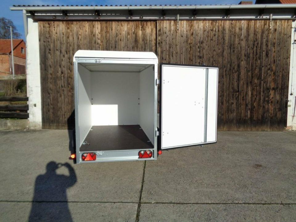 Böckmann KT 2513/135 PKW-Anhänger Koffer 1,35to. 100 km/h - Auto príves: obrázok 4 Böckmann KT 2513/135 PKW-Anhänger Koffer 1,35to. 100 km/h - Auto príves: obrázok 4