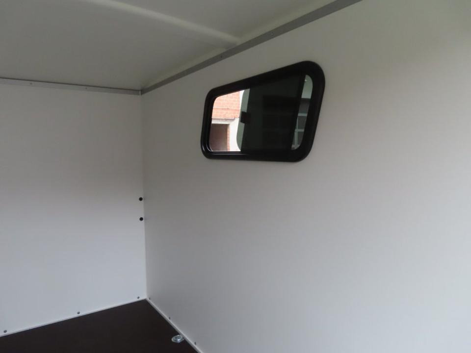 Böckmann KT 2513/135 PKW-Anhänger Kofferanhänger Fenster 100km/h - Auto príves: obrázok 4 Böckmann KT 2513/135 PKW-Anhänger Kofferanhänger Fenster 100km/h - Auto príves: obrázok 4