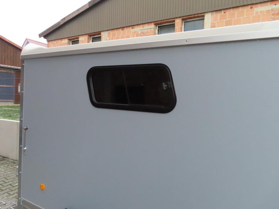 Böckmann KT 2513/135 PKW-Anhänger Kofferanhänger Fenster 100km/h - Auto príves: obrázok 3 Böckmann KT 2513/135 PKW-Anhänger Kofferanhänger Fenster 100km/h - Auto príves: obrázok 3