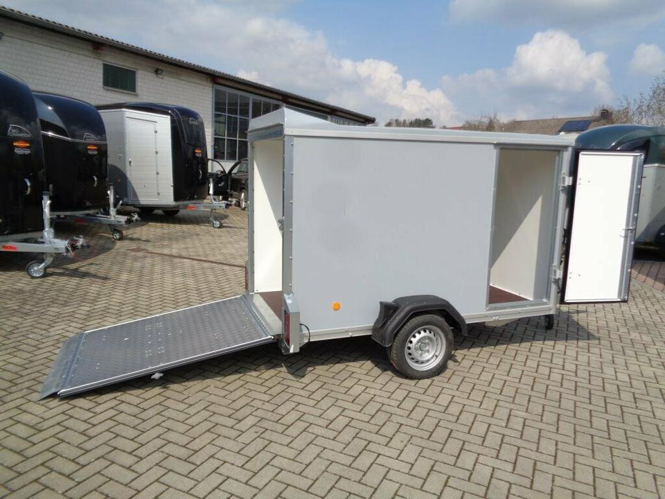 Böckmann PKW-Anhänger Koffer 1,35t Auffahrrampe Ladehöhe 42cm - Auto príves: obrázok 1 Böckmann PKW-Anhänger Koffer 1,35t Auffahrrampe Ladehöhe 42cm - Auto príves: obrázok 1