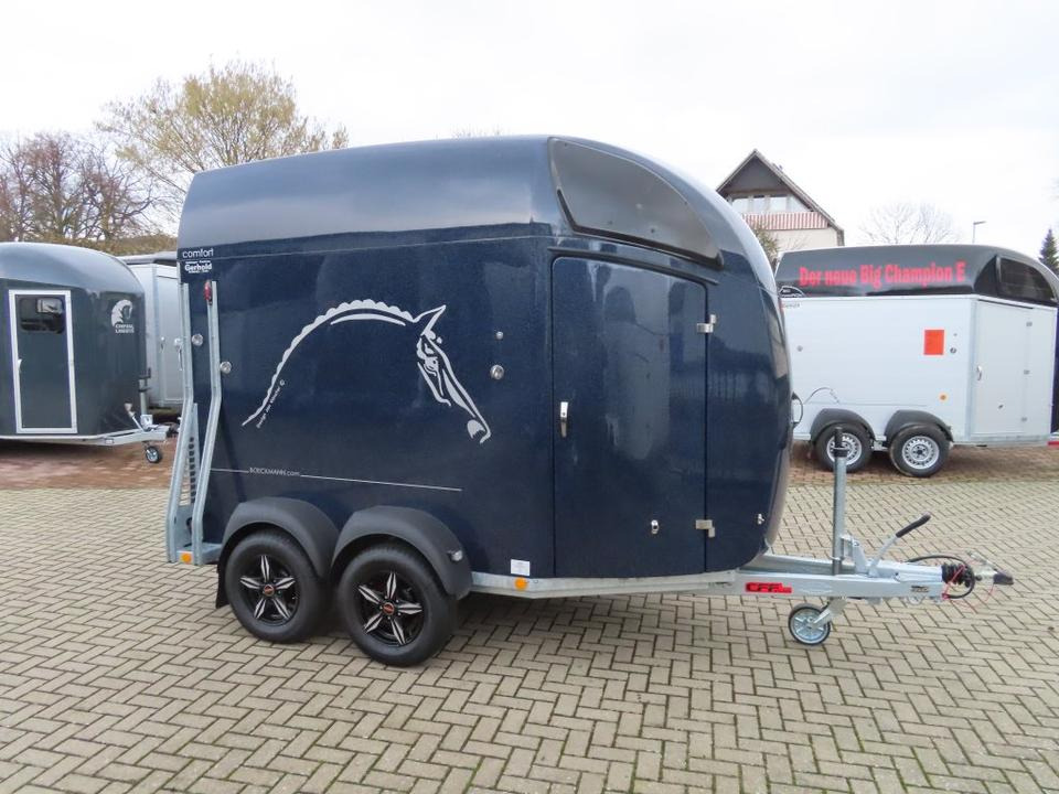Böckmann Pferdeanhänger, NEU Comfort 23, Sattelkammer,ALUBODEN - Príves na prepravu koní: obrázok 1 Böckmann Pferdeanhänger, NEU Comfort 23, Sattelkammer,ALUBODEN - Príves na prepravu koní: obrázok 1