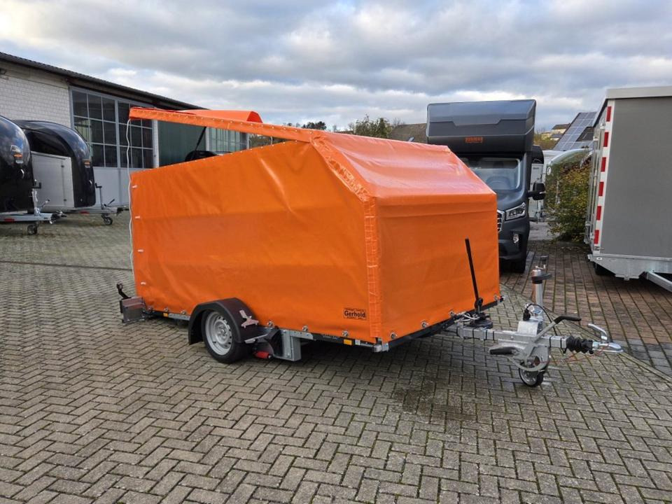 PKW Anhänger Unsinn Absenkanhänger 100 km/h Alubordwände Plane - Auto príves: obrázok 1 PKW Anhänger Unsinn Absenkanhänger 100 km/h Alubordwände Plane - Auto príves: obrázok 1