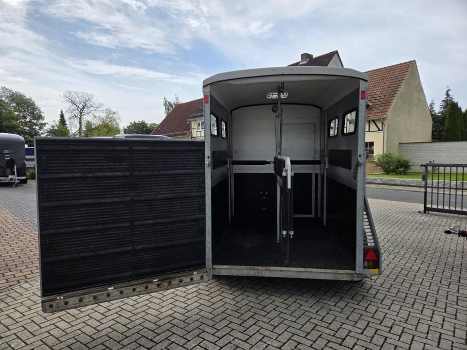 Pferdeanhänger Böckmann Portax L SR WCF 100km/h Flügeltür - Príves na prepravu koní: obrázok 4 Pferdeanhänger Böckmann Portax L SR WCF 100km/h Flügeltür - Príves na prepravu koní: obrázok 4