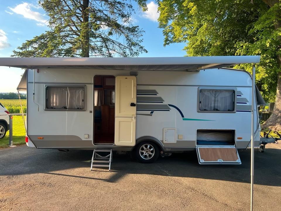 Wohnwagen Hymer Top Ausstattung Mover Vohrzelt 4x Schlafplätze WC - Obytný príves: obrázok 1 Wohnwagen Hymer Top Ausstattung Mover Vohrzelt 4x Schlafplätze WC - Obytný príves: obrázok 1