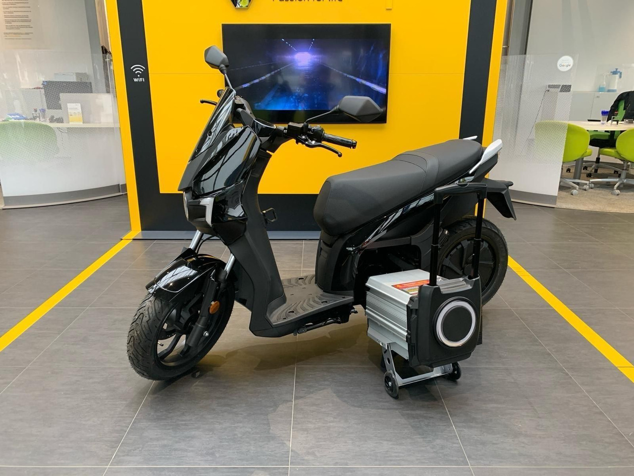 Silence S01 L3e Connected 95km/h (5,6 kWh) ELEKTROROLLER - Motocykel: obrázok 2 Silence S01 L3e Connected 95km/h (5,6 kWh) ELEKTROROLLER - Motocykel: obrázok 2