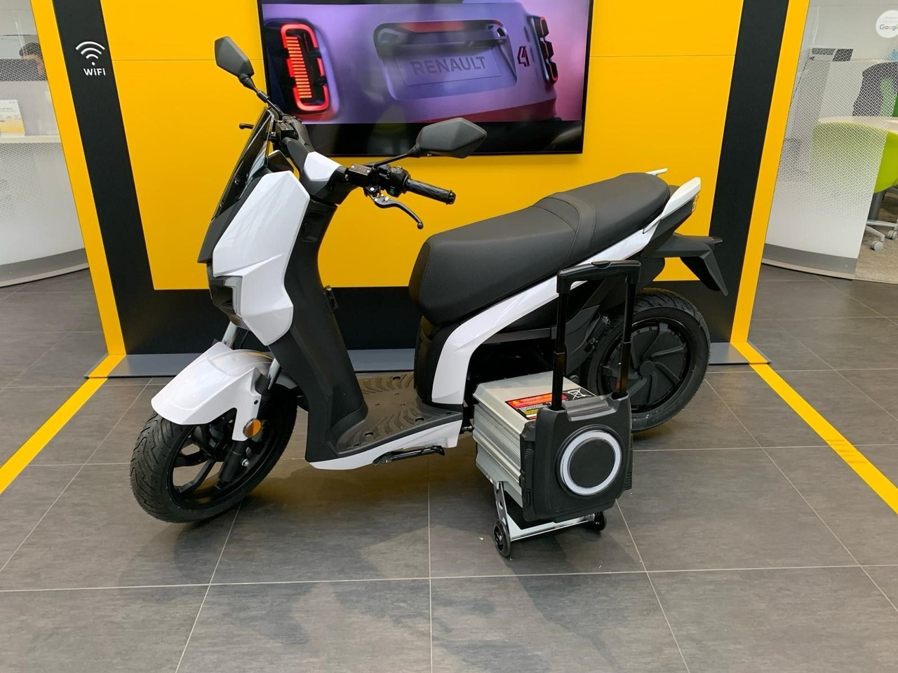 Silence S01 L3e Connected 95km/h (5,6 kWh) ELEKTROROLLER - Motocykel: obrázok 2 Silence S01 L3e Connected 95km/h (5,6 kWh) ELEKTROROLLER - Motocykel: obrázok 2