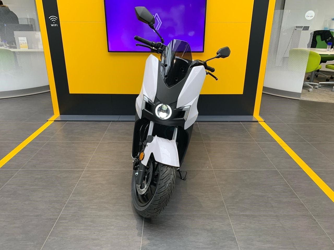 Silence S01 L3e Connected 95km/h (5,6 kWh) ELEKTROROLLER - Motocykel: obrázok 3 Silence S01 L3e Connected 95km/h (5,6 kWh) ELEKTROROLLER - Motocykel: obrázok 3